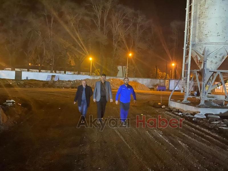 Akyazı Spor Kompleksi'nde çalışmalar gece gündüz sürüyor