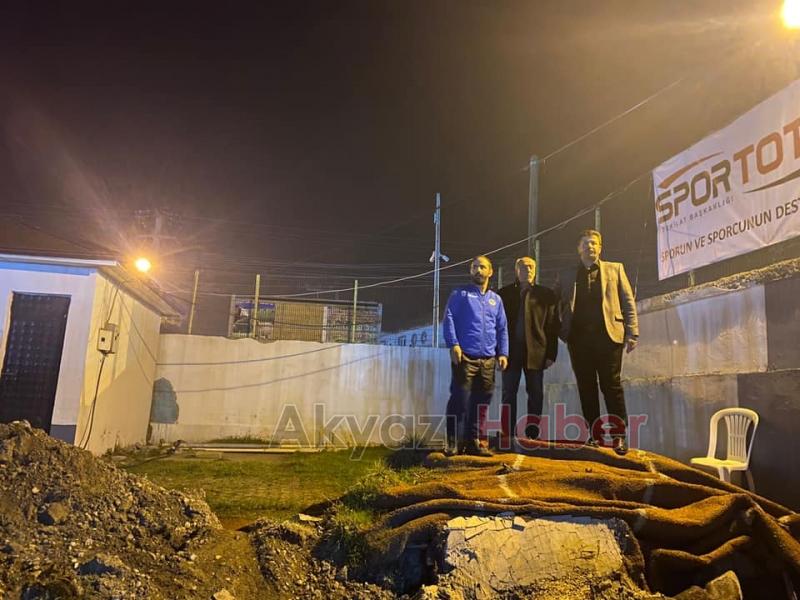 Akyazı Spor Kompleksi'nde çalışmalar gece gündüz sürüyor