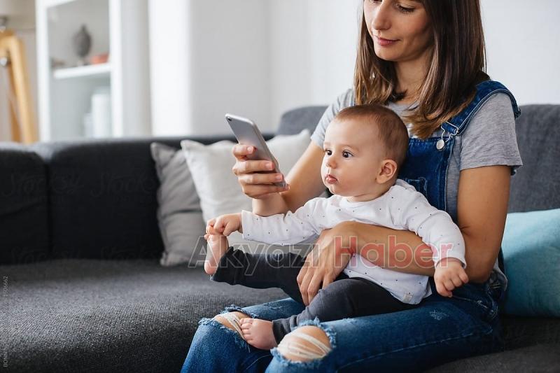 Akıllı telefon kullanım yaşı 3’e düştü