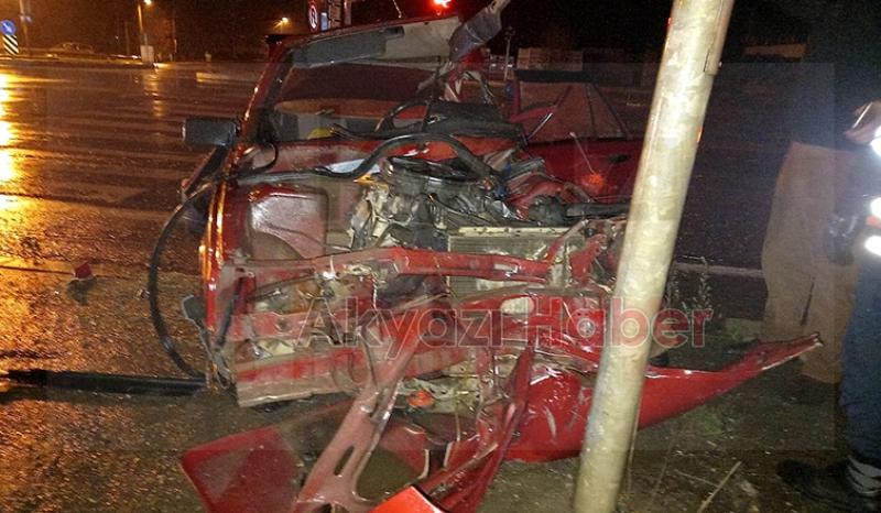 Ormanköy'de tır otomobili biçti