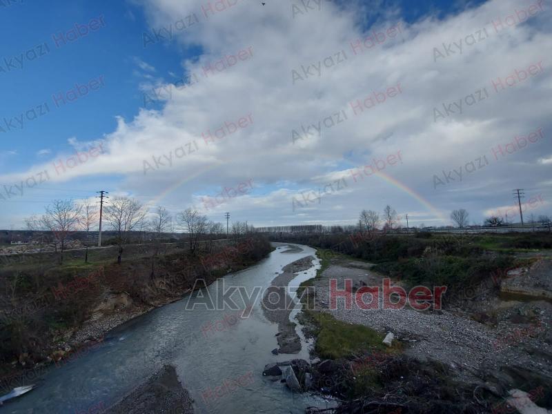 Akyazı'da gökkuşağı sürprizi