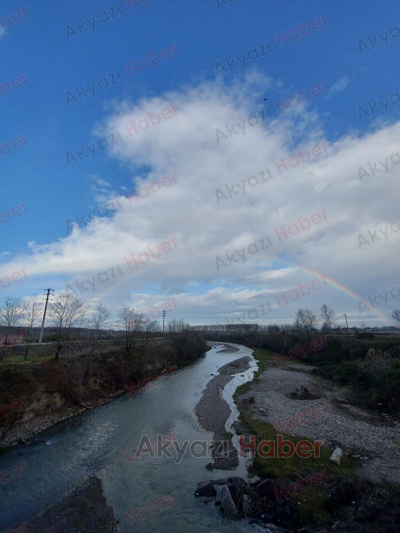 Akyazı'da gökkuşağı sürprizi