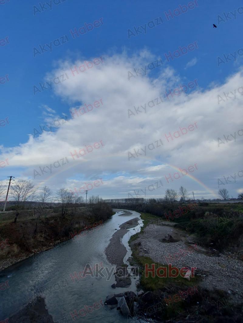 Akyazı'da gökkuşağı sürprizi