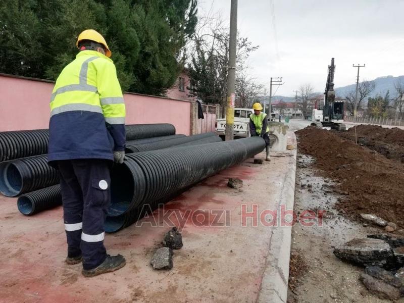 Kuzuluk’ta yağmursuyu hattını yenileniyor