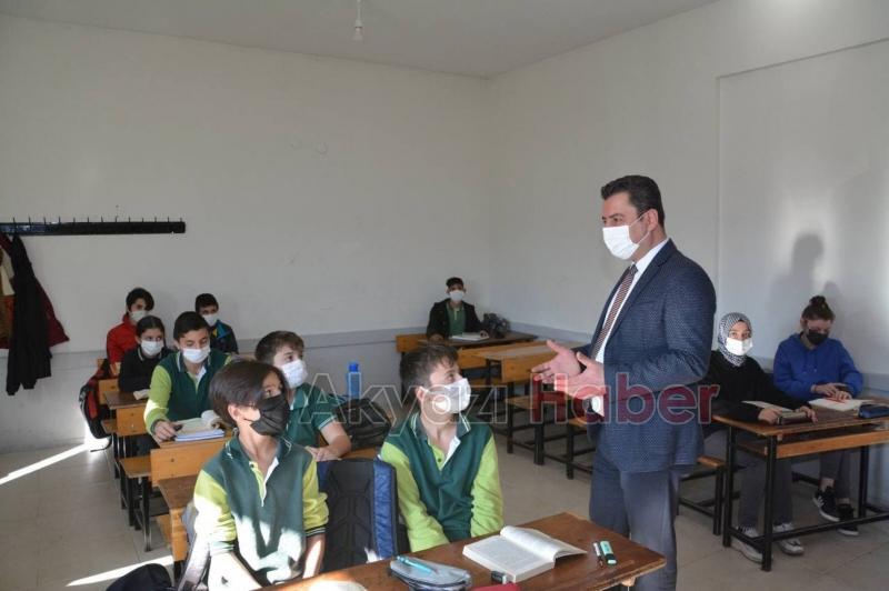 İl Milli Eğitim Müdürü Akyazı'da okullardan inceleme yaptı