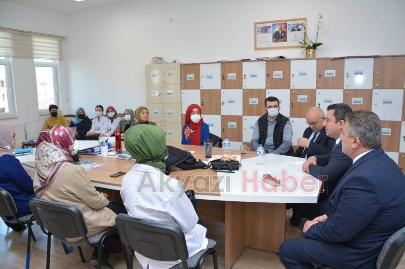 İl Milli Eğitim Müdürü Akyazı'da okullardan inceleme yaptı