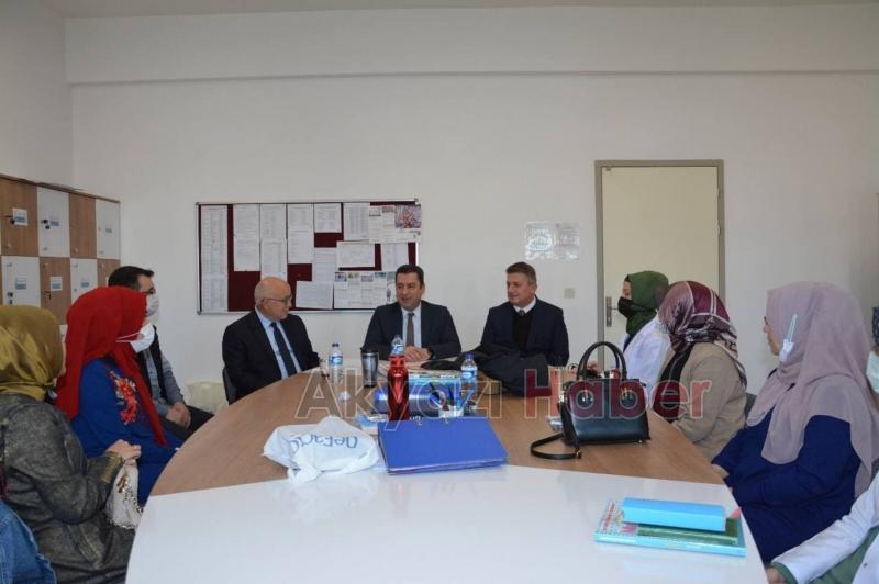 İl Milli Eğitim Müdürü Akyazı'da okullardan inceleme yaptı