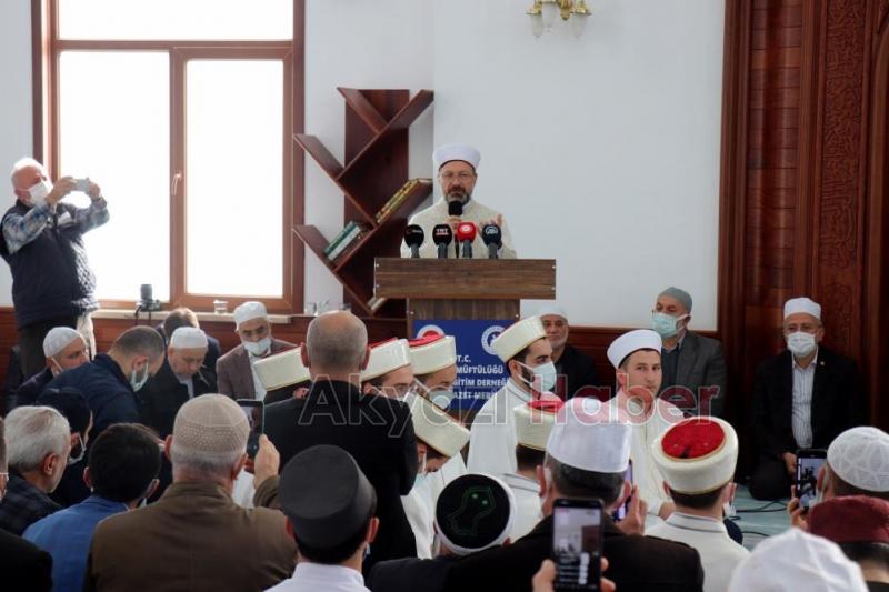 Akyazı'da 17 hafız için İcazet Programı düzenlendi