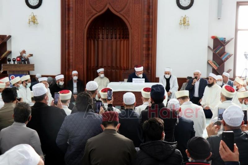 Akyazı'da 17 hafız için İcazet Programı düzenlendi