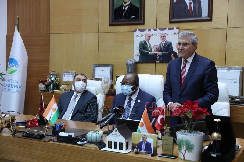 Nijer Başbakanı Sakarya'yı ziyaret etti