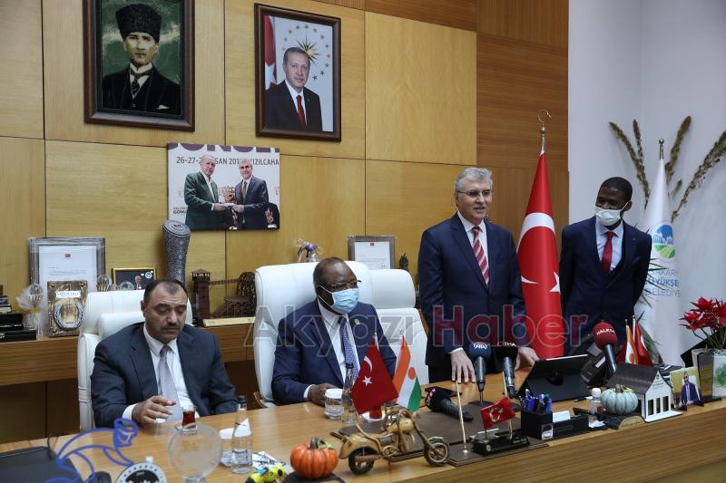 Nijer Başbakanı Sakarya'yı ziyaret etti