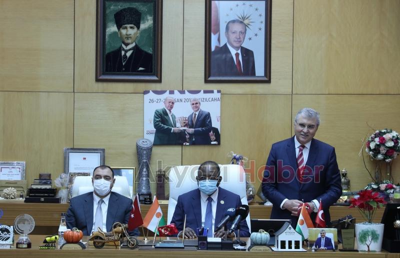 Nijer Başbakanı Sakarya'yı ziyaret etti