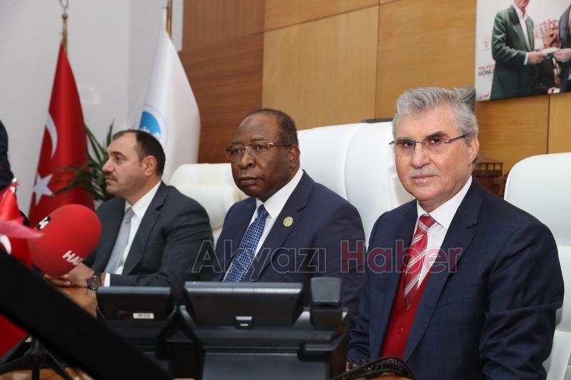 Nijer Başbakanı Sakarya'yı ziyaret etti