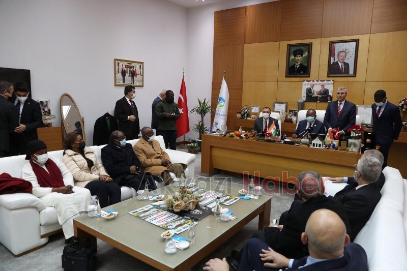 Nijer Başbakanı Sakarya'yı ziyaret etti