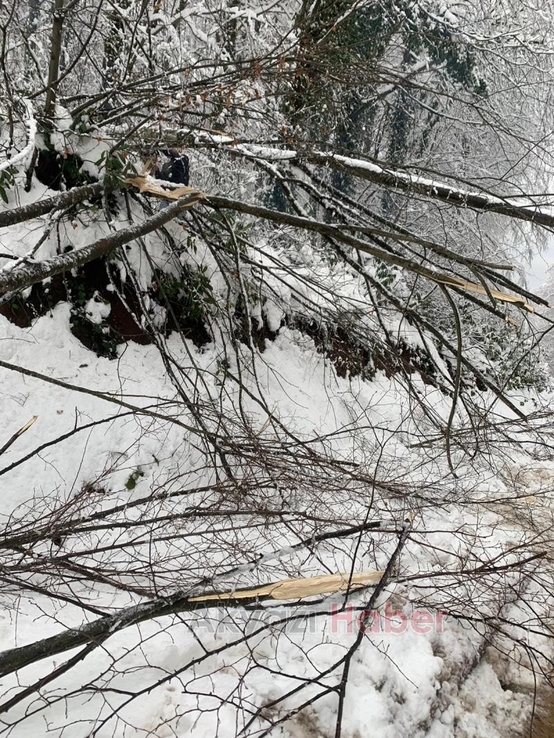 Kar Keremali yolunu kapadı