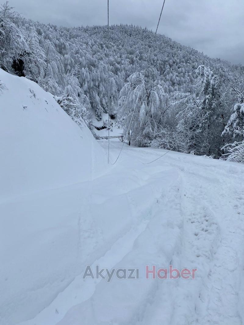 Kar Keremali yolunu kapadı