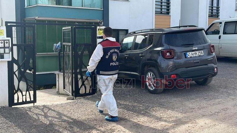 Akyazılı Turgay eşini öldürüp, kendini vurdu