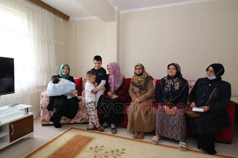 AK Parti'den Akyazı'ya çıkartma