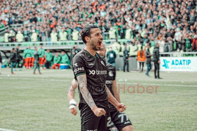 Profesyonel liglerin tek namağlup takımı Sakaryaspor