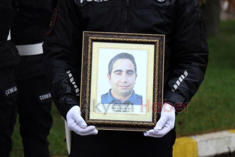 Kalbine yenik düşen genç polis için tören düzenlendi