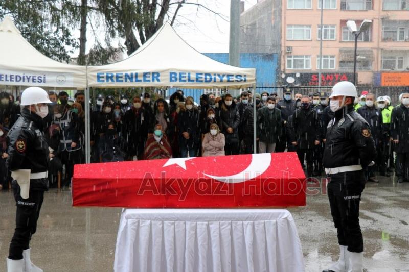 Kalbine yenik düşen genç polis için tören düzenlendi