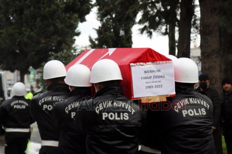 Kalbine yenik düşen genç polis için tören düzenlendi