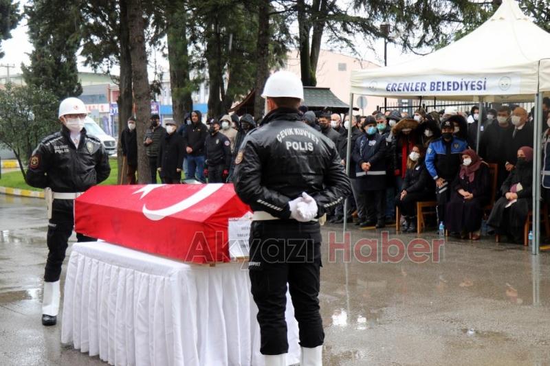 Kalbine yenik düşen genç polis için tören düzenlendi