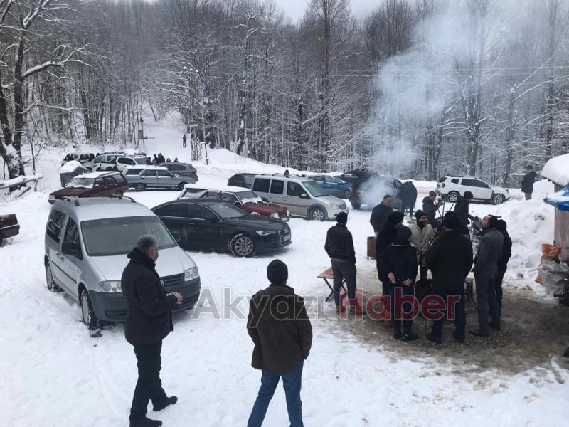 Kar keyfi için Güzlek'e akın ettiler