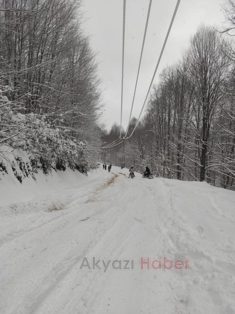 Kar keyfi için Güzlek'e akın ettiler