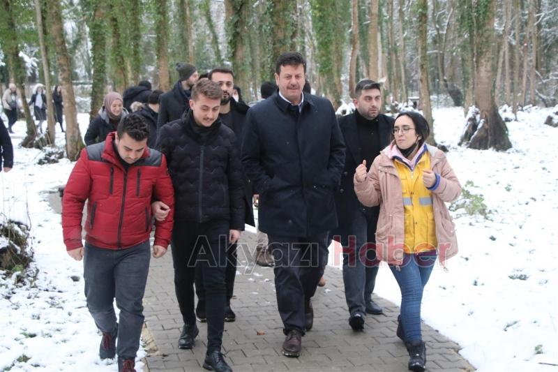 Geleceğimiz olan gençler için çalışıyoruz