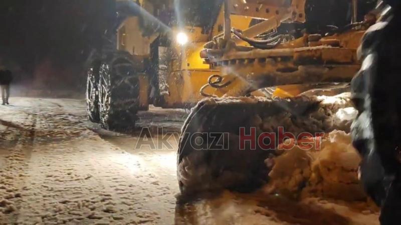 Akyazı'da Vali, Kaymakam ve Belediye Başkanı sahadaydı