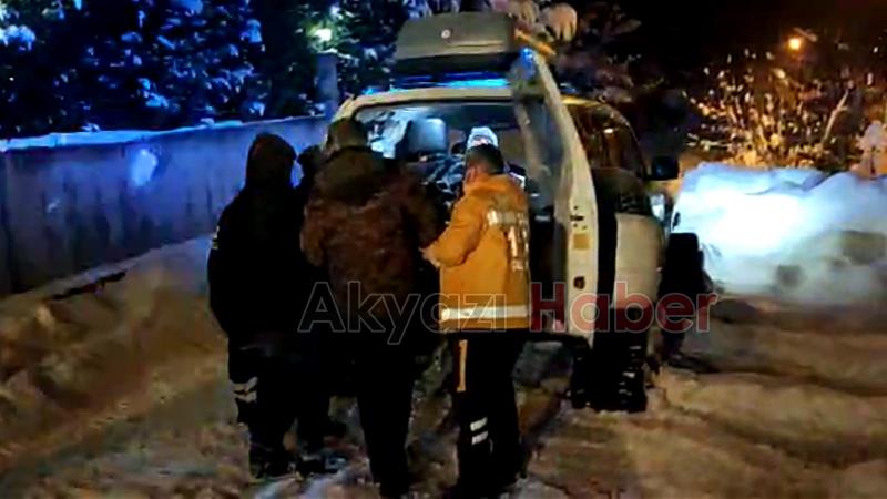 Karda yardım bekleyen hasta paletli ambulansla kurtarıldı
