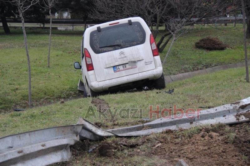 Virajı alamadı su kanalına düştü