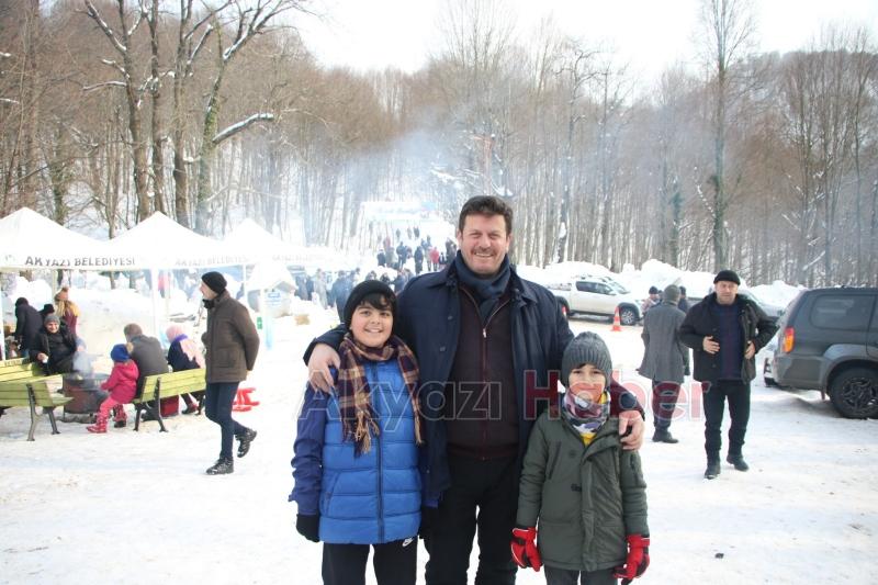 Çocuklar Akyazı Kızak Şenliği nde doyasıya eğlendi