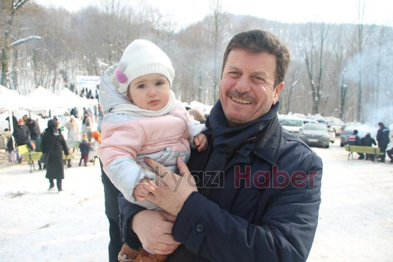 Çocuklar Akyazı Kızak Şenliği nde doyasıya eğlendi