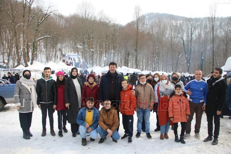 Çocuklar Akyazı Kızak Şenliği nde doyasıya eğlendi