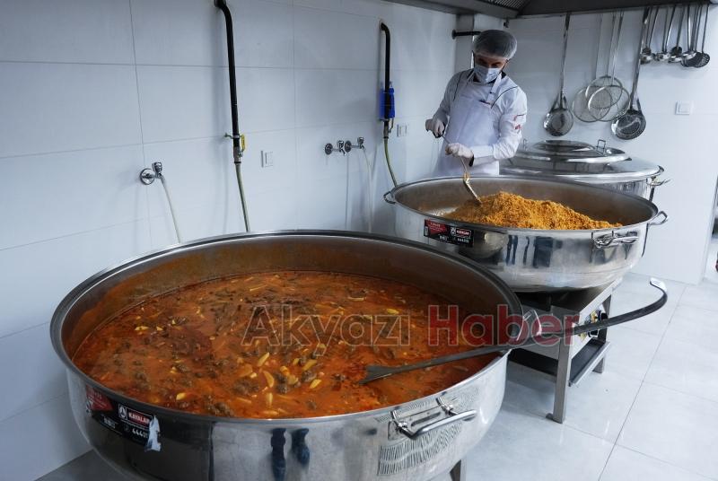 Büyükşehir’in kazanları gündüz-gece Sakarya için kaynıyor