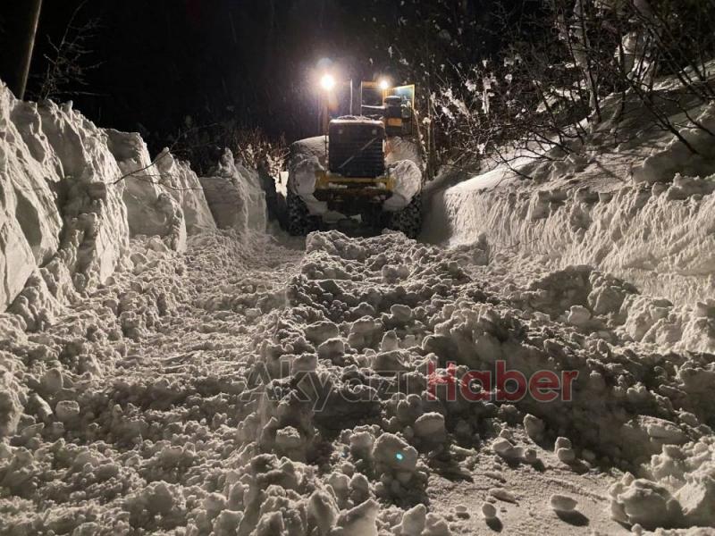 Kar kalınlığı 2 metreyi buldu, onlar hiç durmadı