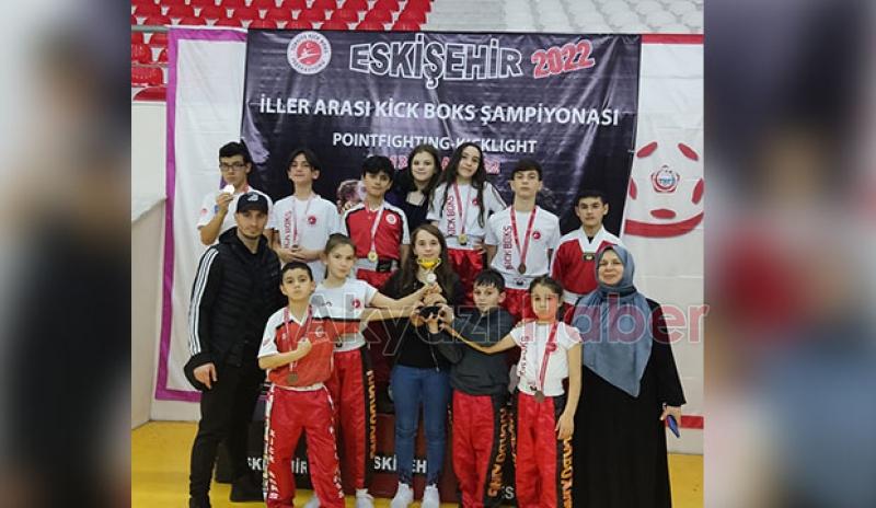 Akyazılı Kick Boksçuların büyük başarısı