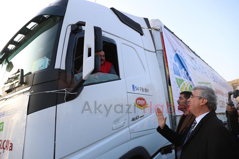 Büyükşehirden 700 koli yardım