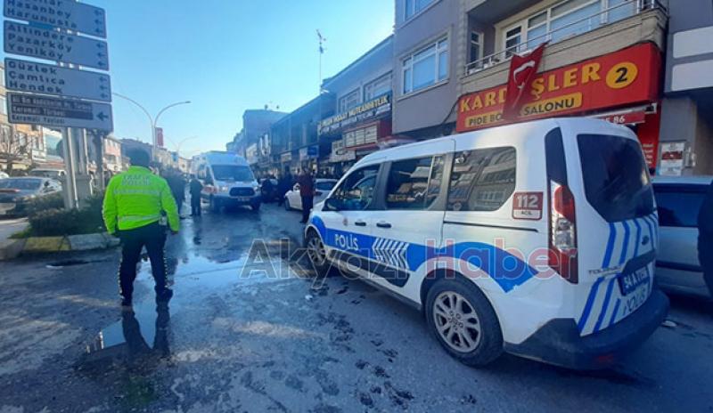 Akyazı çarşı içinde kaza: 1 yaralı