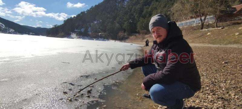 Donan gölde balıklar öldü