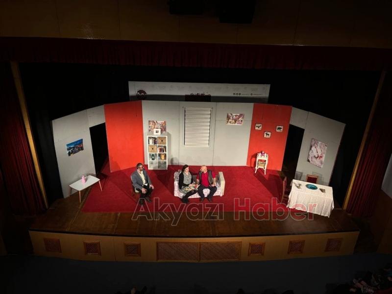 Son 5 Dakika oyunu tiyatro severlerle buluştu