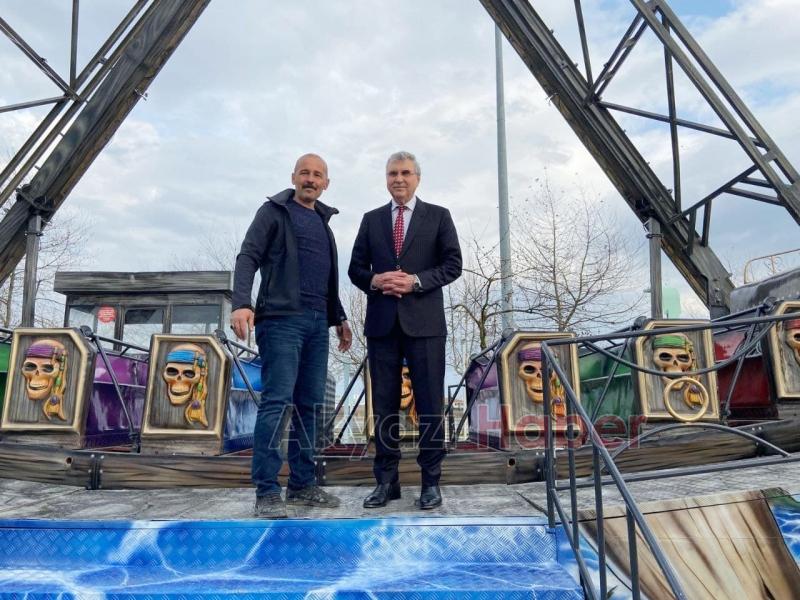Şehrin yeni lunaparkı Sakarya Park’ta hızla yükseliyor