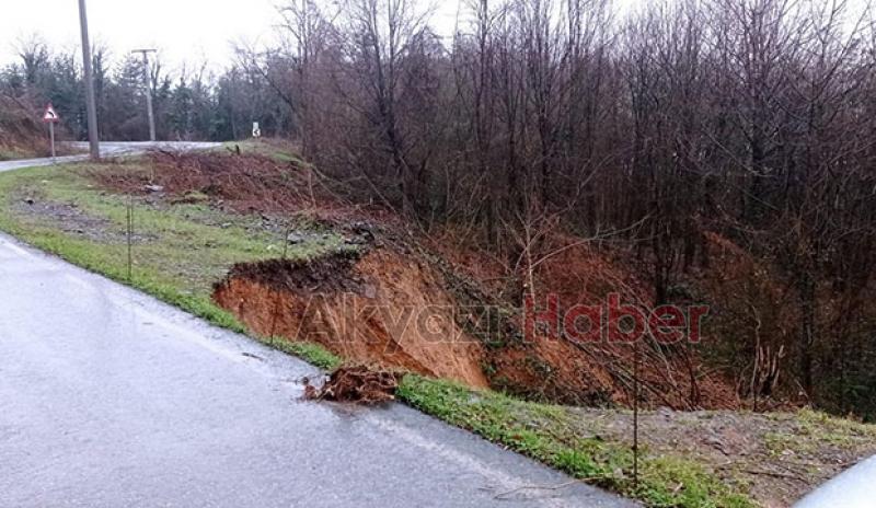 Güzlek yolunda heyelan