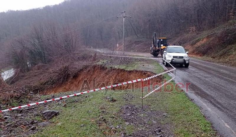 Güzlek yolunda heyelan