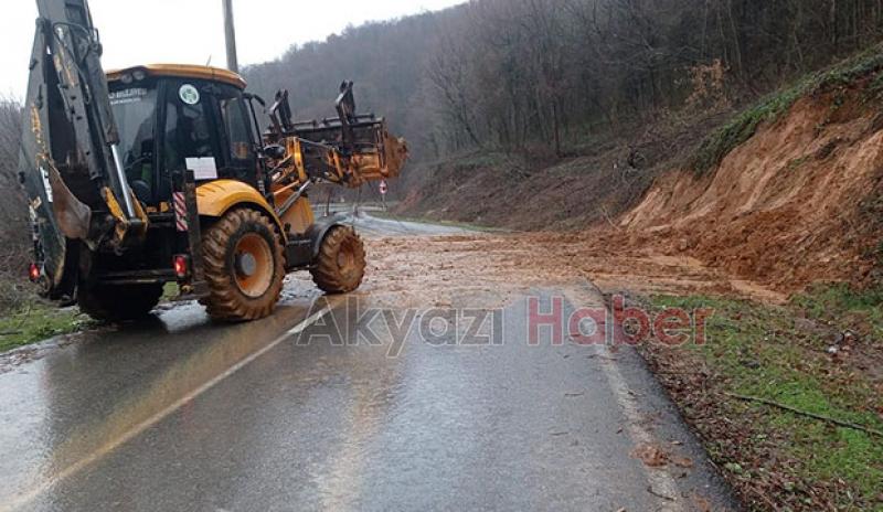 Güzlek yolunda heyelan