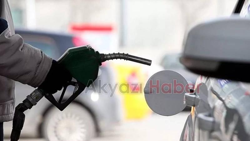 Benzin ve motorine dev bir zam daha