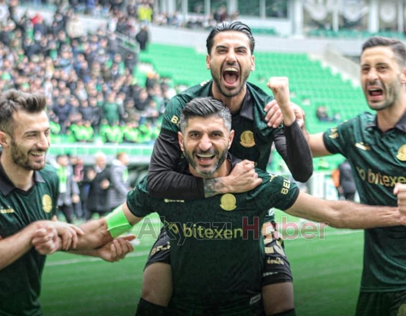 Sakaryaspor erteleme maçında Çorum'u 4 golle geçti