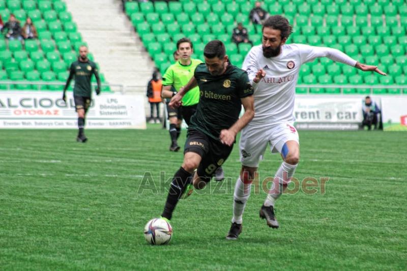 Sakaryaspor erteleme maçında Çorum'u 4 golle geçti